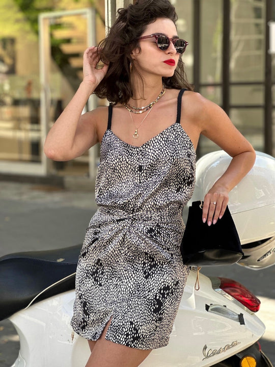 חצאית מיני ונוס - לבן פרינט תנין