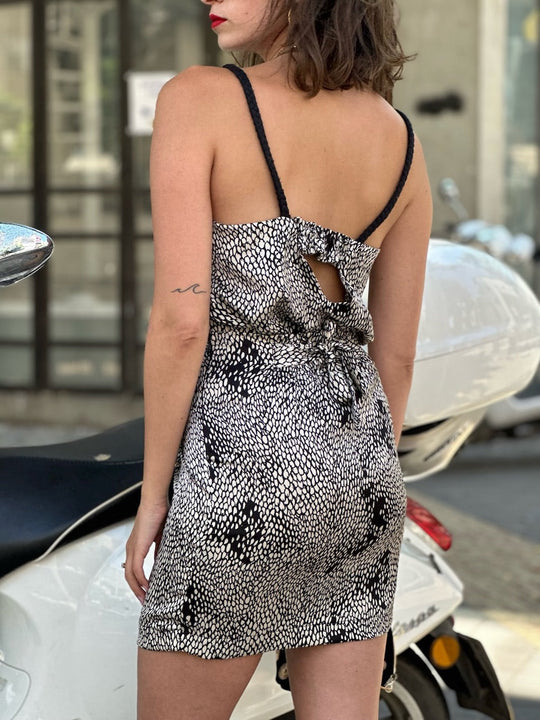 חצאית מיני ונוס - לבן פרינט תנין