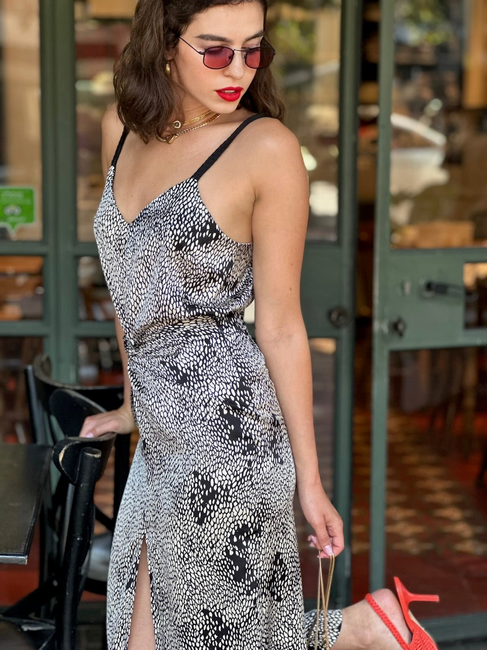 חצאית מקסי ונוס - לבן פרינט תנין