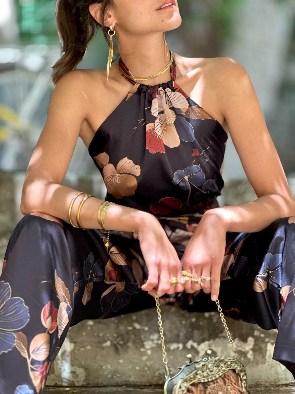 טופ קירה - שחור פרחים ניוד בורדו