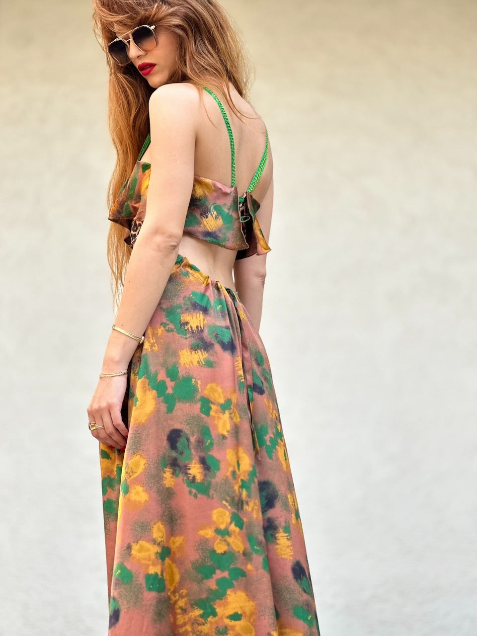 שמלת כרמן - מוקה ירוק שילוב מנומר