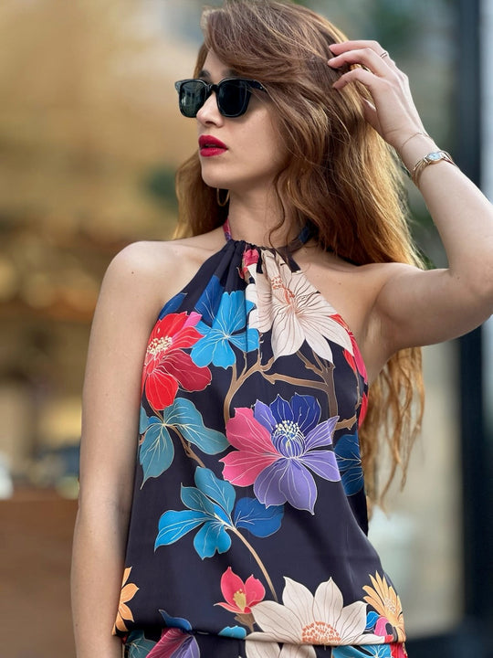 טופ קירה - שחור פרחים צבעוניים