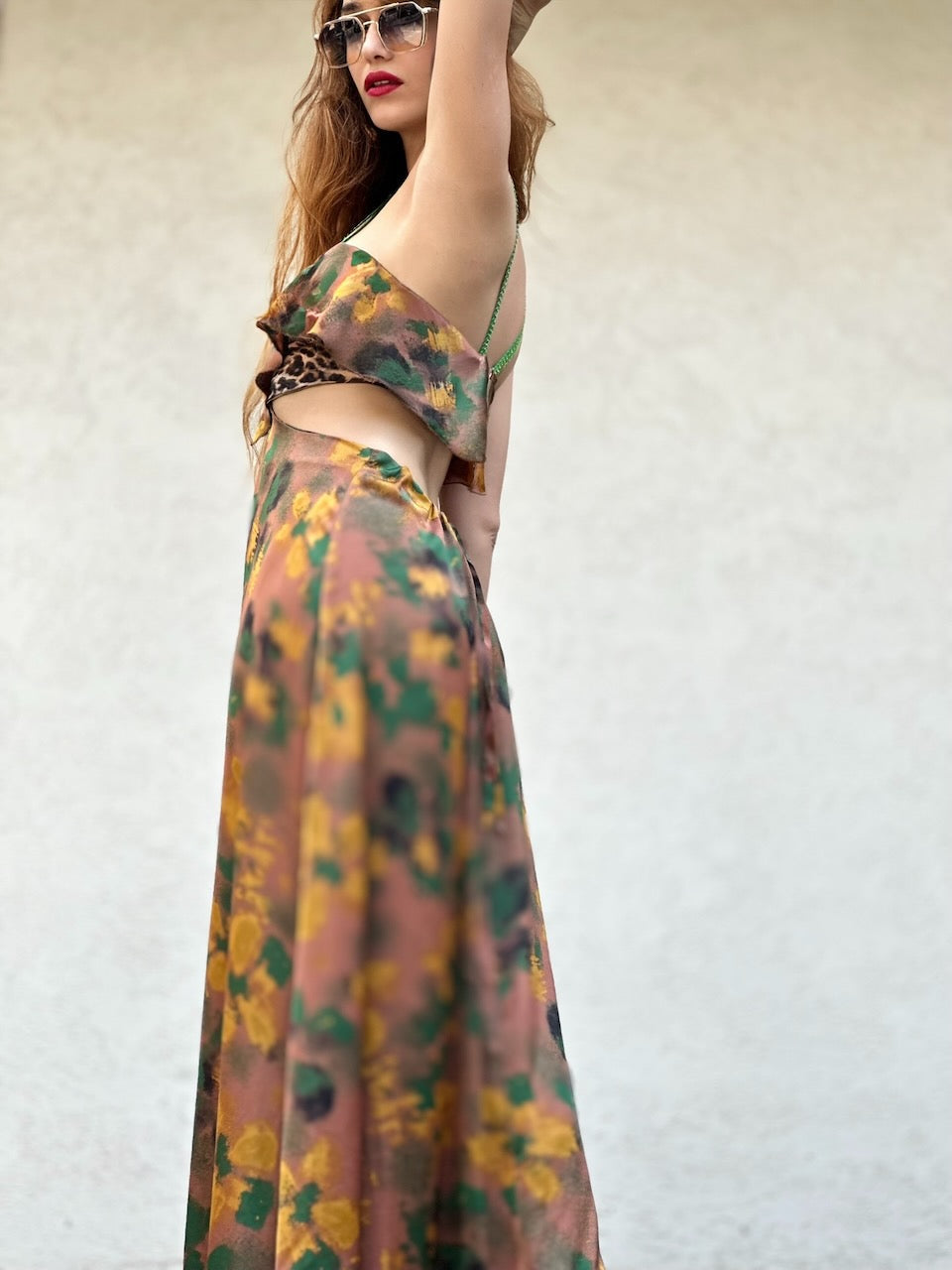 שמלת כרמן - מוקה ירוק שילוב מנומר