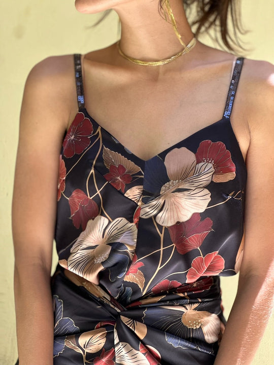 גופיית אתנה - שחור פרחים ניוד בורדו