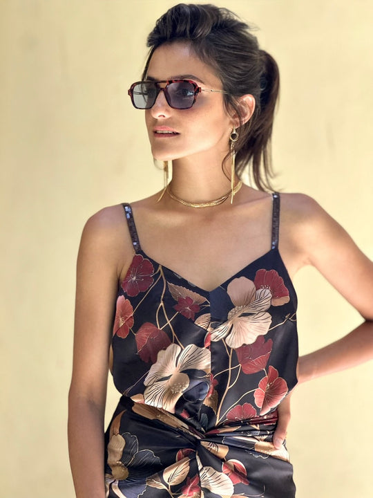 גופיית אתנה - שחור פרחים ניוד בורדו