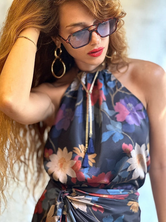 טופ קירה - שחור דהוי פרחוני