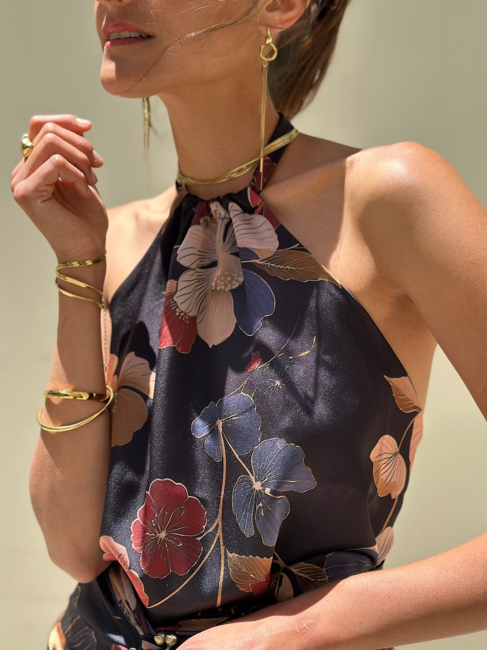 טופ קירה - שחור פרחים ניוד בורדו