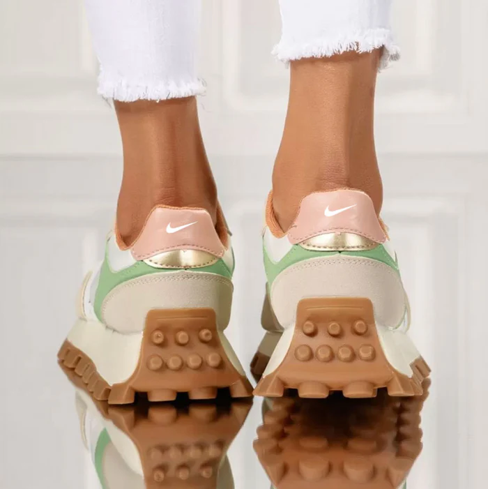 נעלי סניקרס לנשים