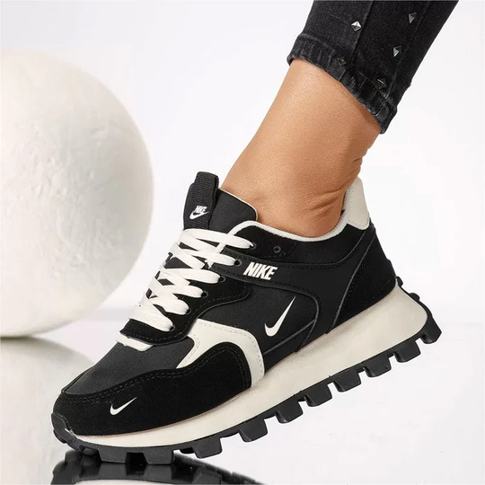 נעלי סניקרס לנשים